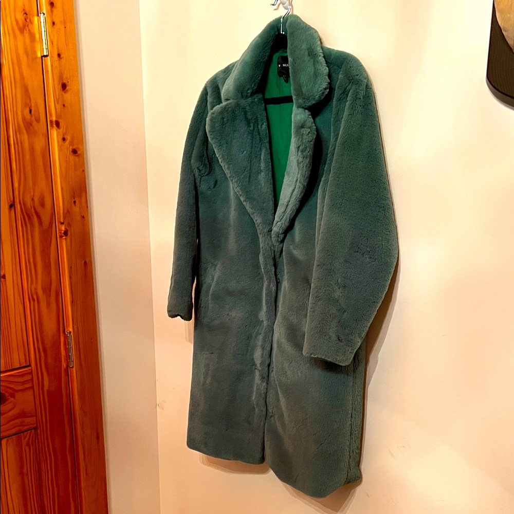 Muubaa Emerald Faux Fur Coat. Size 6. Runs Big. Very luxurious Fur
